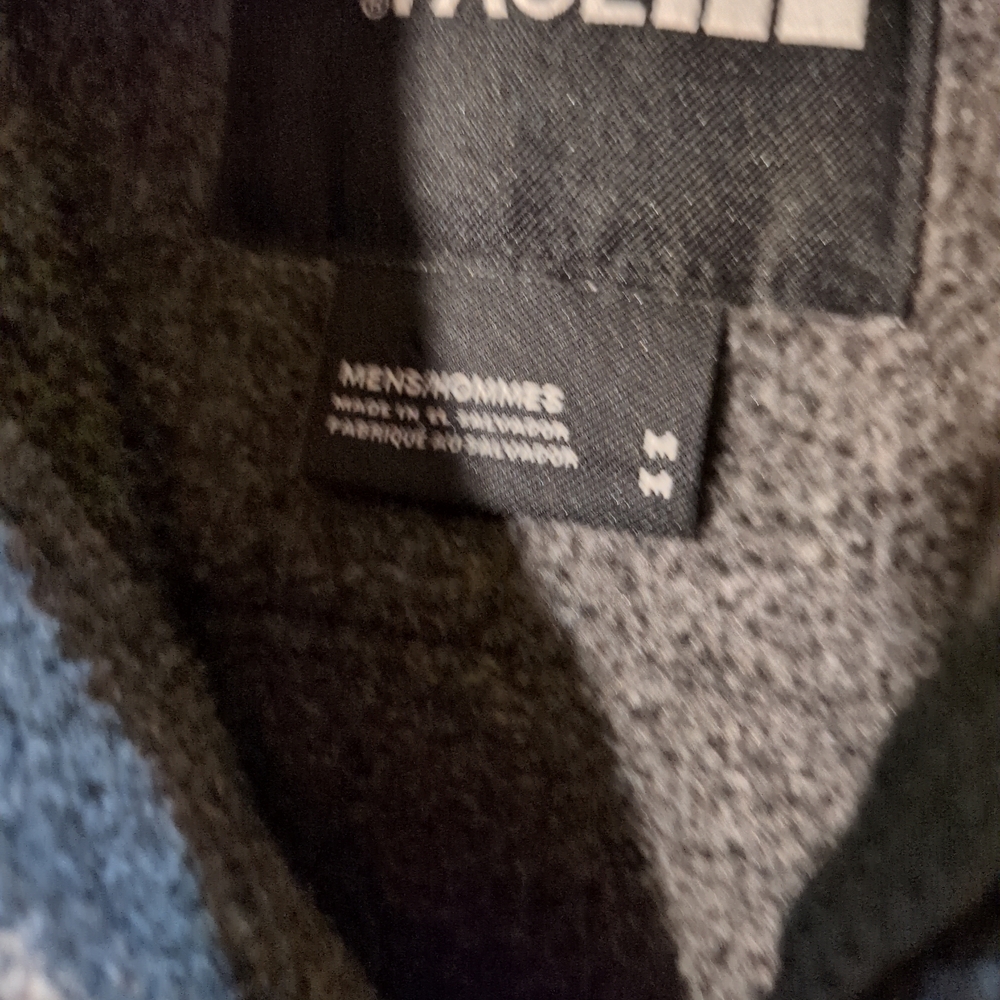 The North Face Men's Two-Tone Performance Jacket - Picture 3 of 3